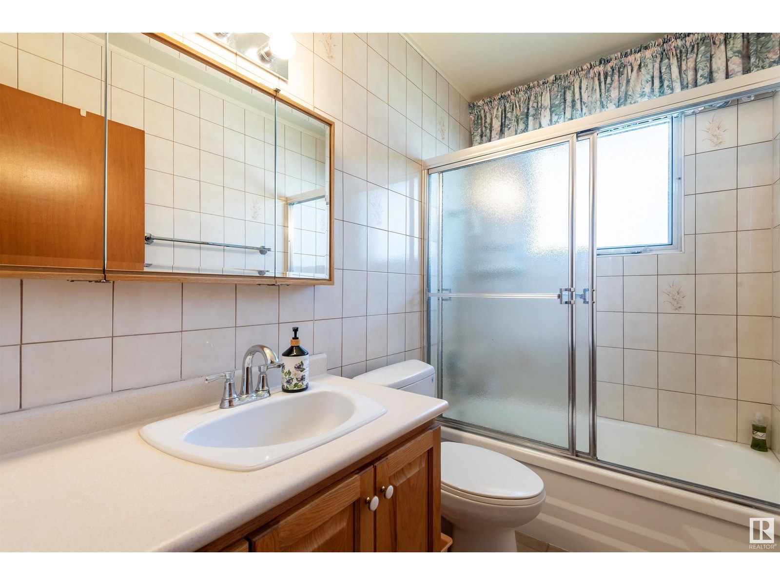 Property at 15732 86 AV NW image 2