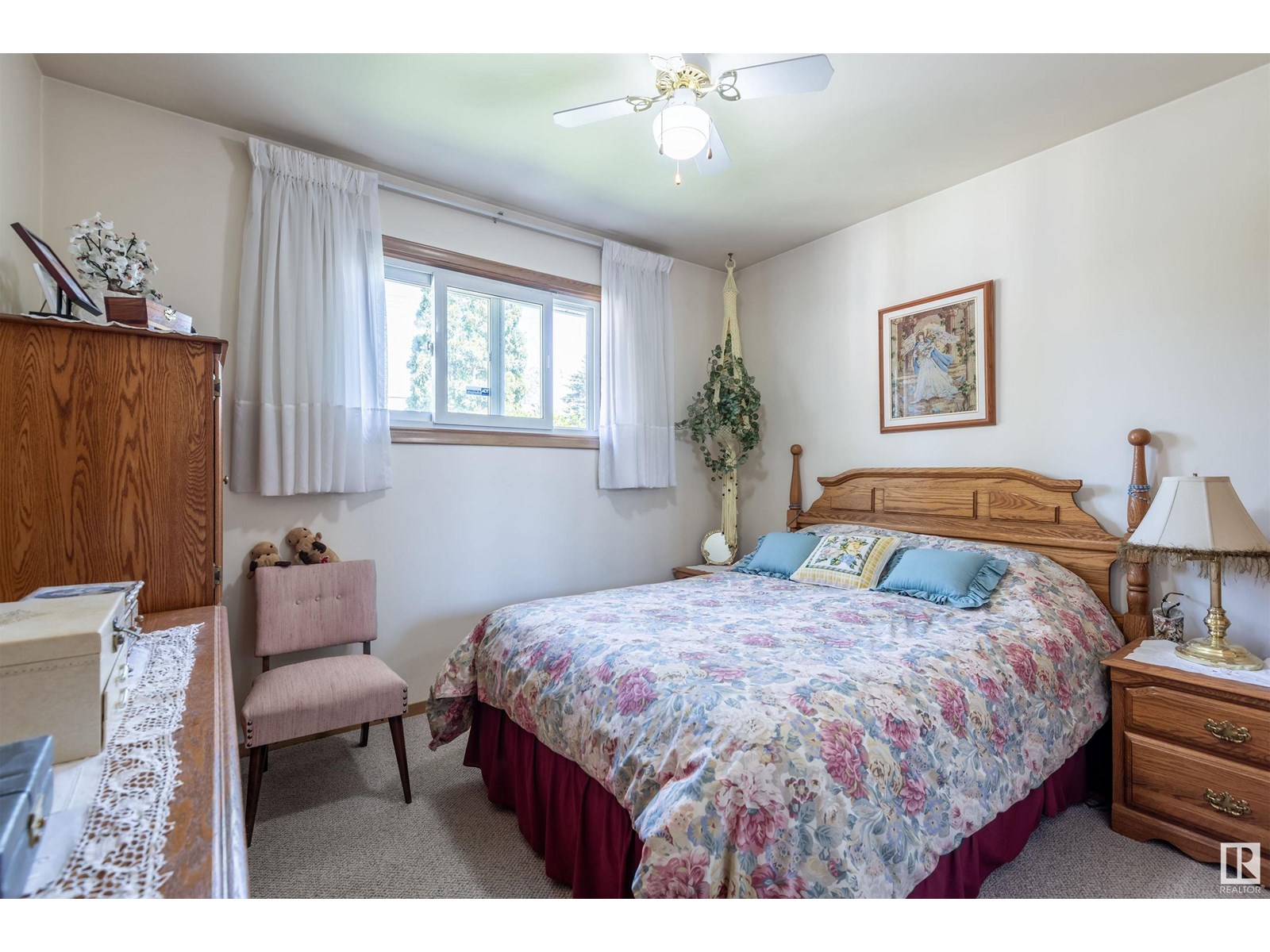 Property at 15732 86 AV NW image 3