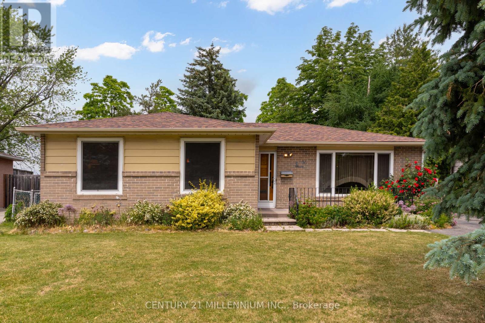 Property at 36 DUNBLAINE CRESCENT image 1