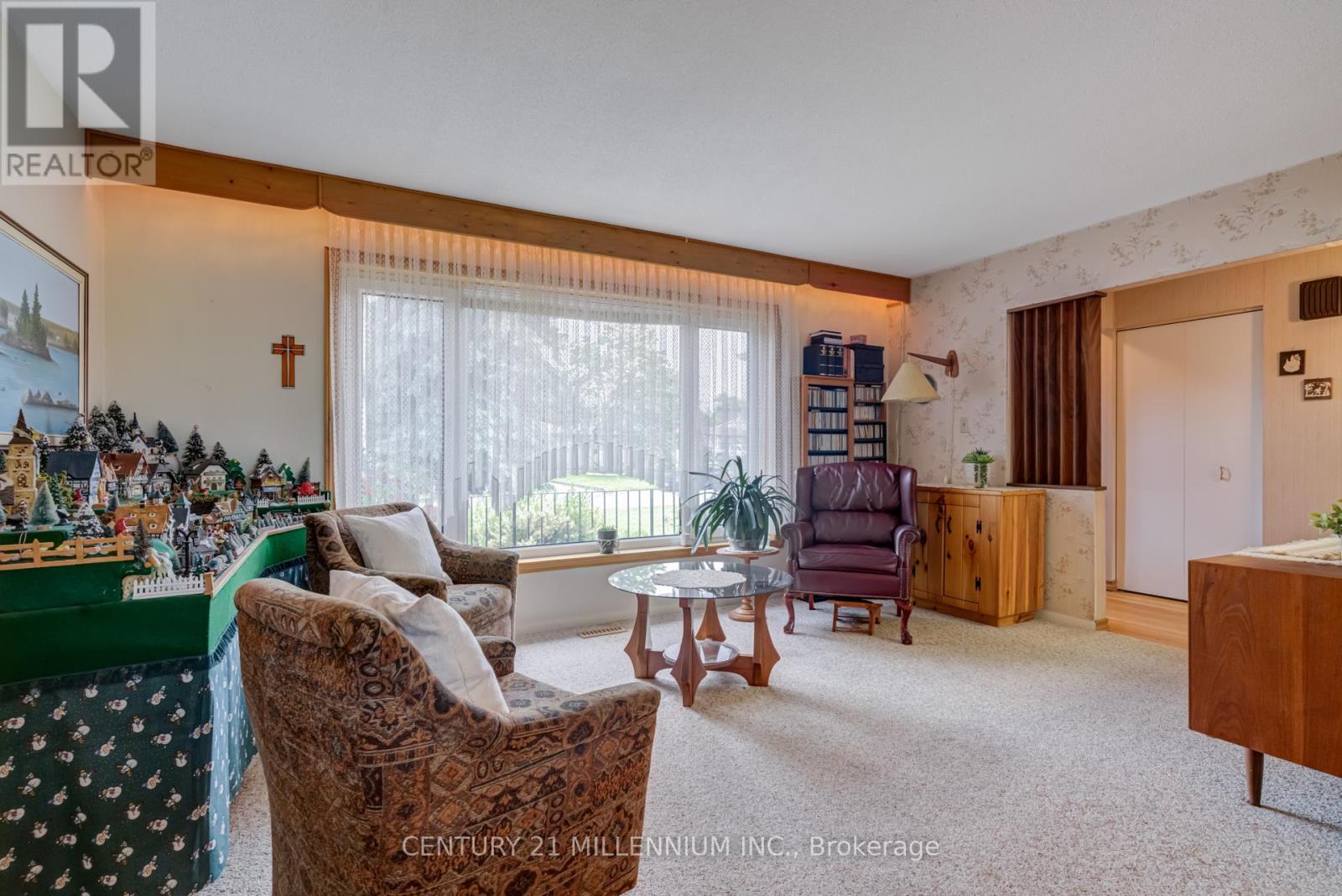 Property at 36 DUNBLAINE CRESCENT image 4