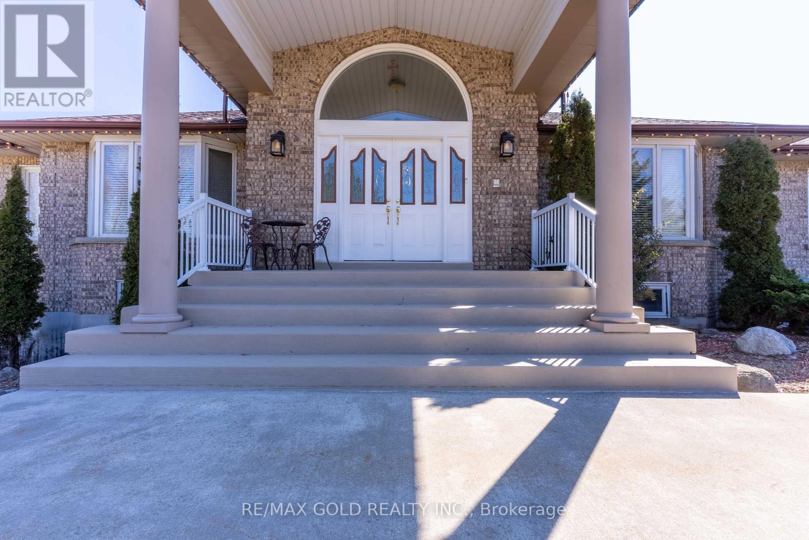 Property at 45 HUMBER TRAIL image 5