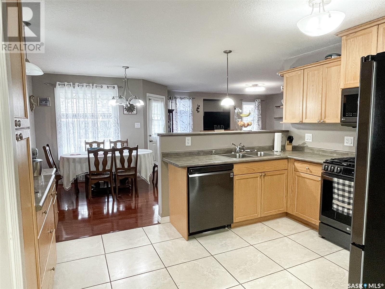 7 Fairway Court, Meadow Lake, Saskatchewan S9X 1Z9 - Photo 3 - SK010144