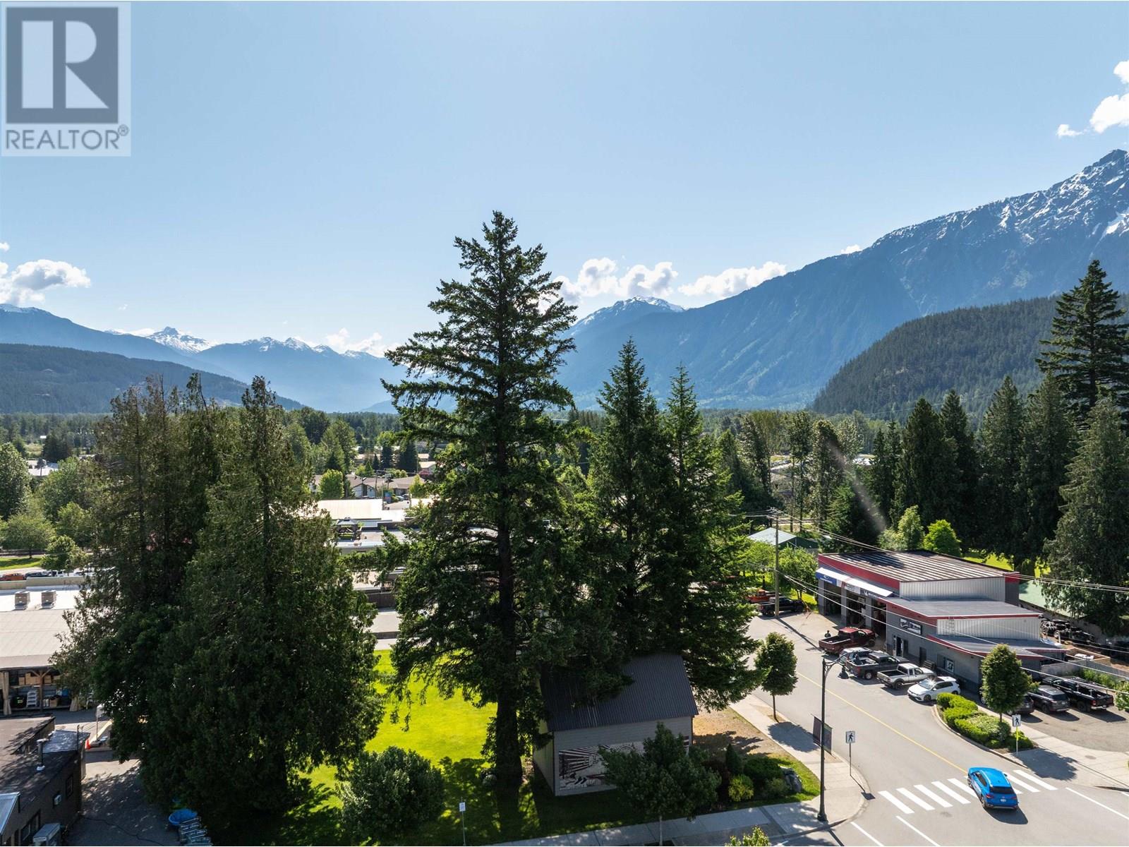 7421 Prospect Street, Pemberton, British Columbia  V0N 2L0 - Photo 5 - R3015974