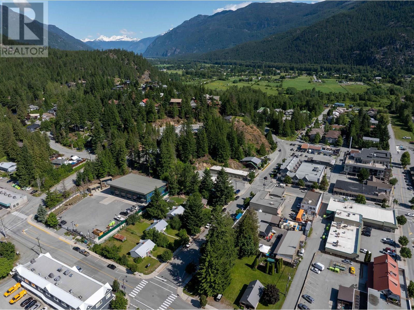 7421 Prospect Street, Pemberton, British Columbia  V0N 2L0 - Photo 9 - R3015974