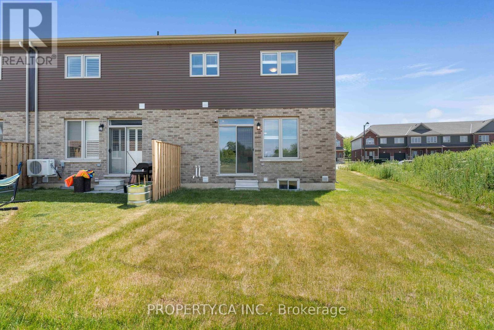 Property at 21 ZOE LANE image 3