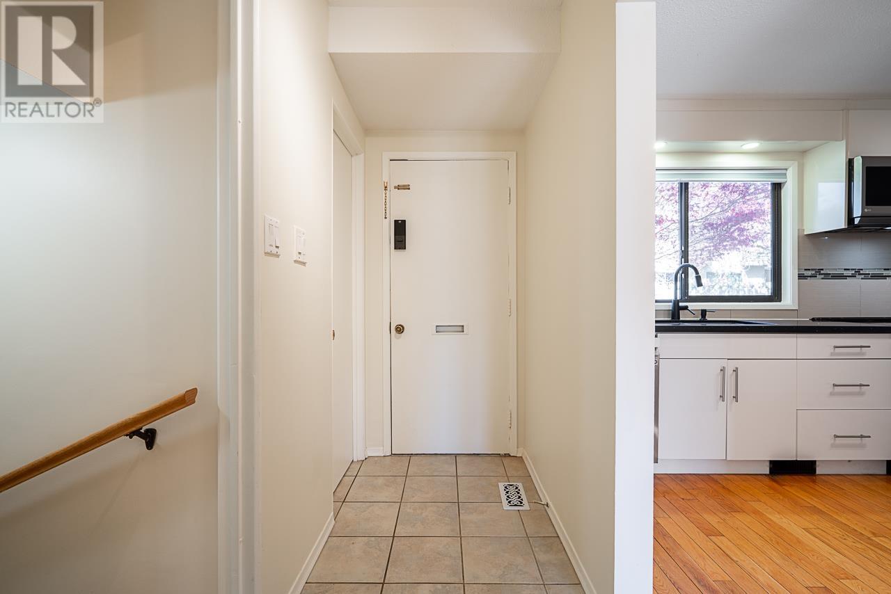 Property at 1116 PREMIER STREET image 3