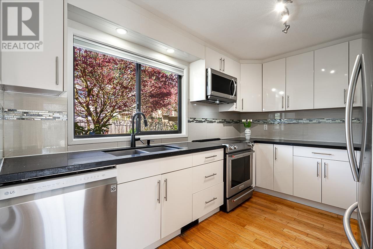 Property at 1116 PREMIER STREET image 4