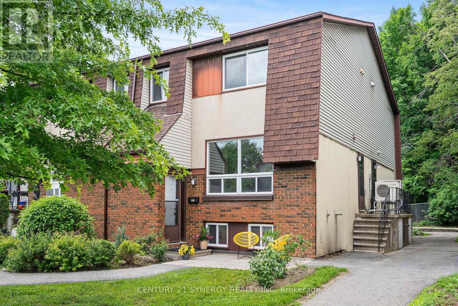 Property at 113 RENOVA PRIVATE image 1