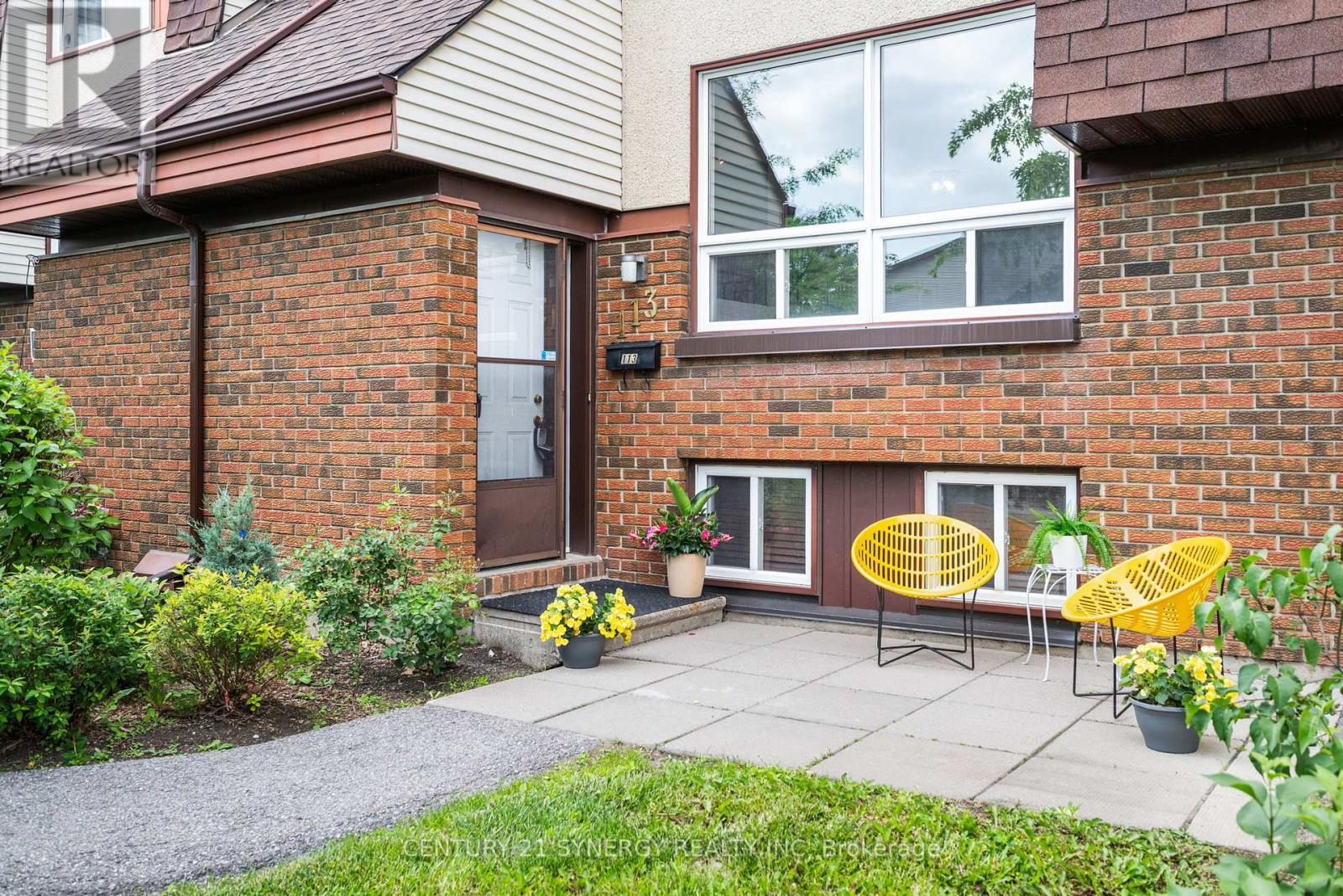 Property at 113 RENOVA PRIVATE image 2