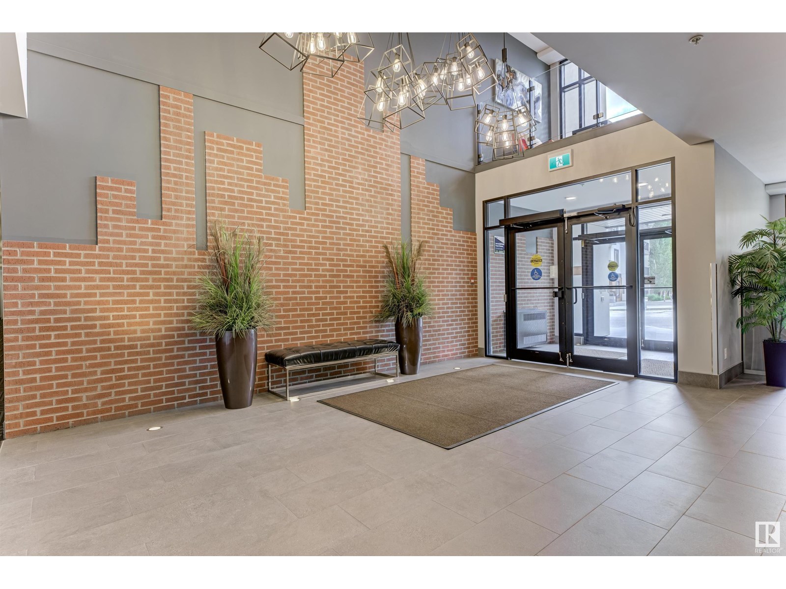 Property at #226 1154 ADAMSON DR SW image 2