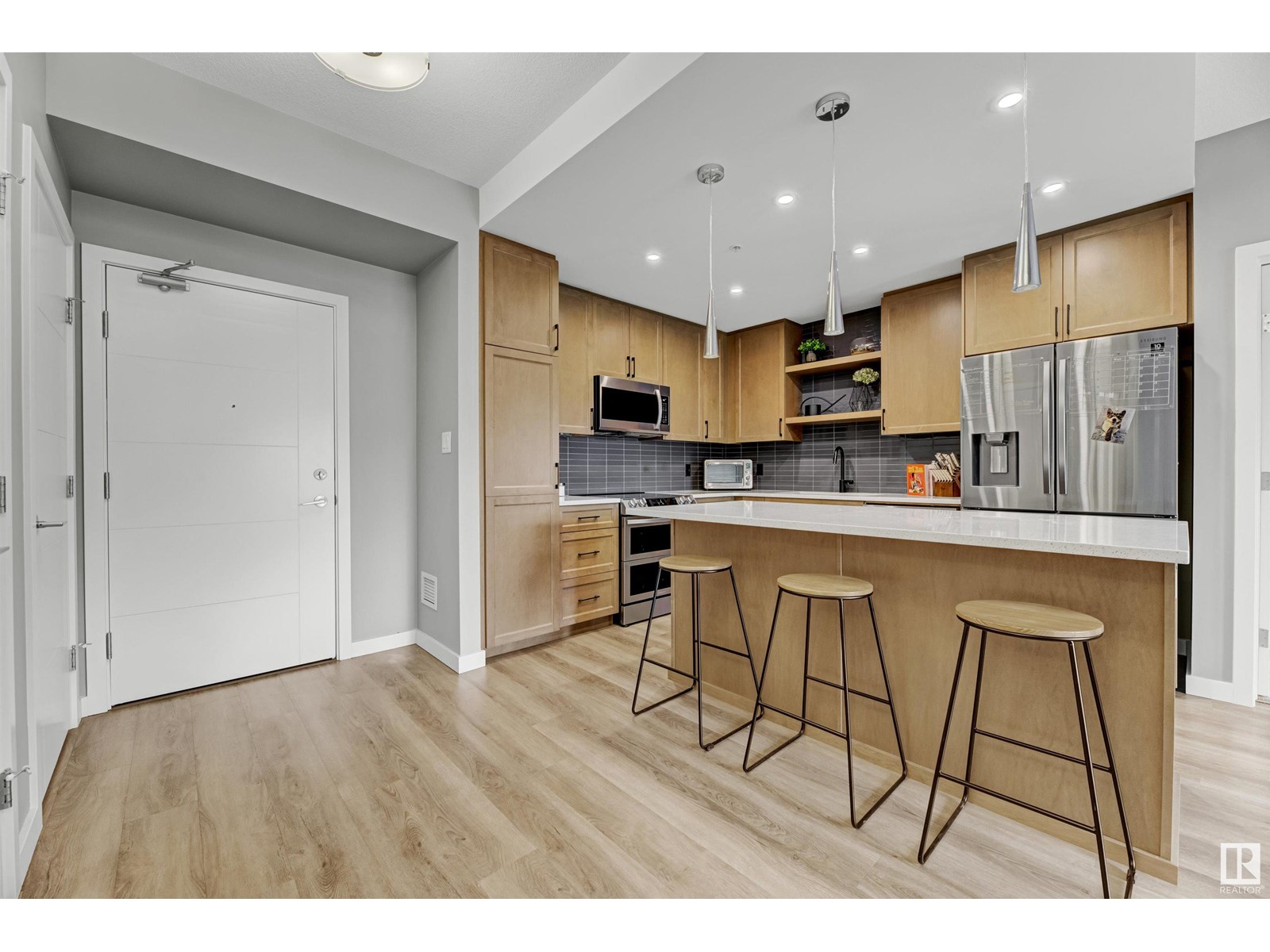 Property at #226 1154 ADAMSON DR SW image 4
