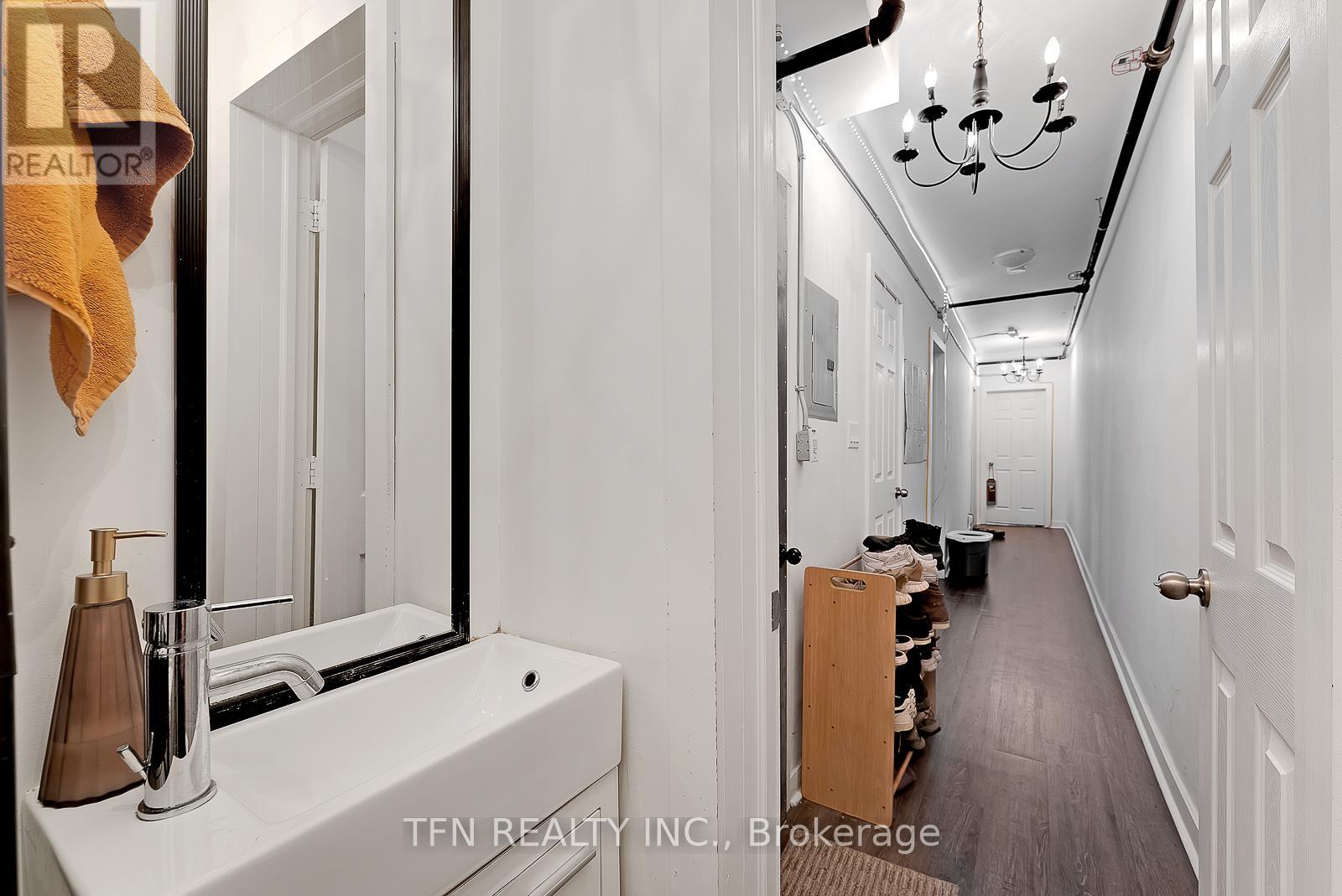 237 Gerrard Street E, Toronto (Cabbagetown-South St. James Town), Ontario  M5A 2G1 - Photo 10 - C12234089