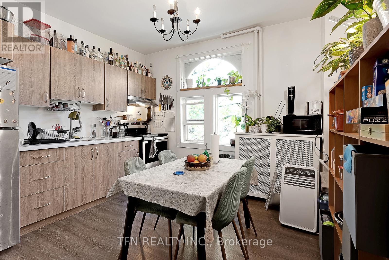 237 Gerrard Street E, Toronto (Cabbagetown-South St. James Town), Ontario  M5A 2G1 - Photo 12 - C12234089
