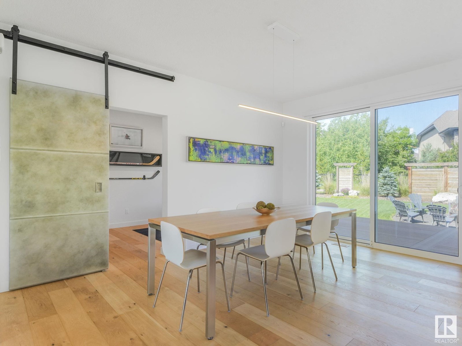 Property at 42 LADEROUTE PL image 3