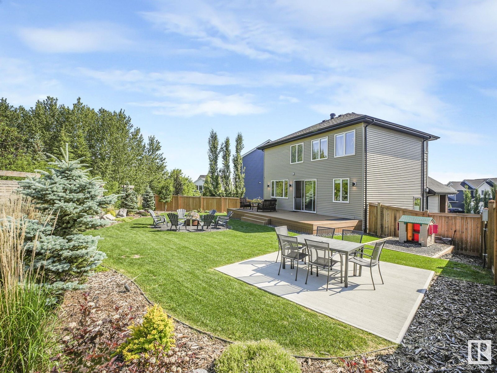 Property at 42 LADEROUTE PL image 4