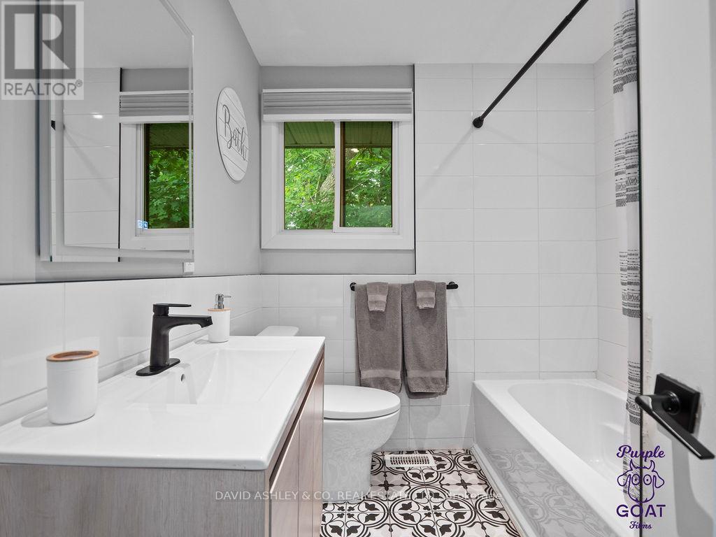 1,2,3,4,5 - 809-811 Hilmor Terrace S, Elizabethtown-Kitley, Ontario  K6V 7G3 - Photo 23 - X12234122