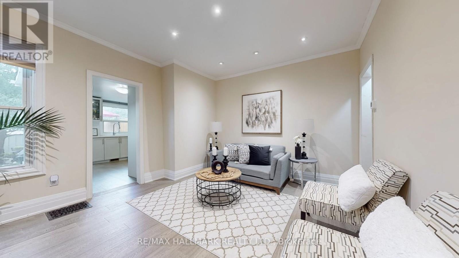 Property at 1115 WOODBINE AVENUE image 4