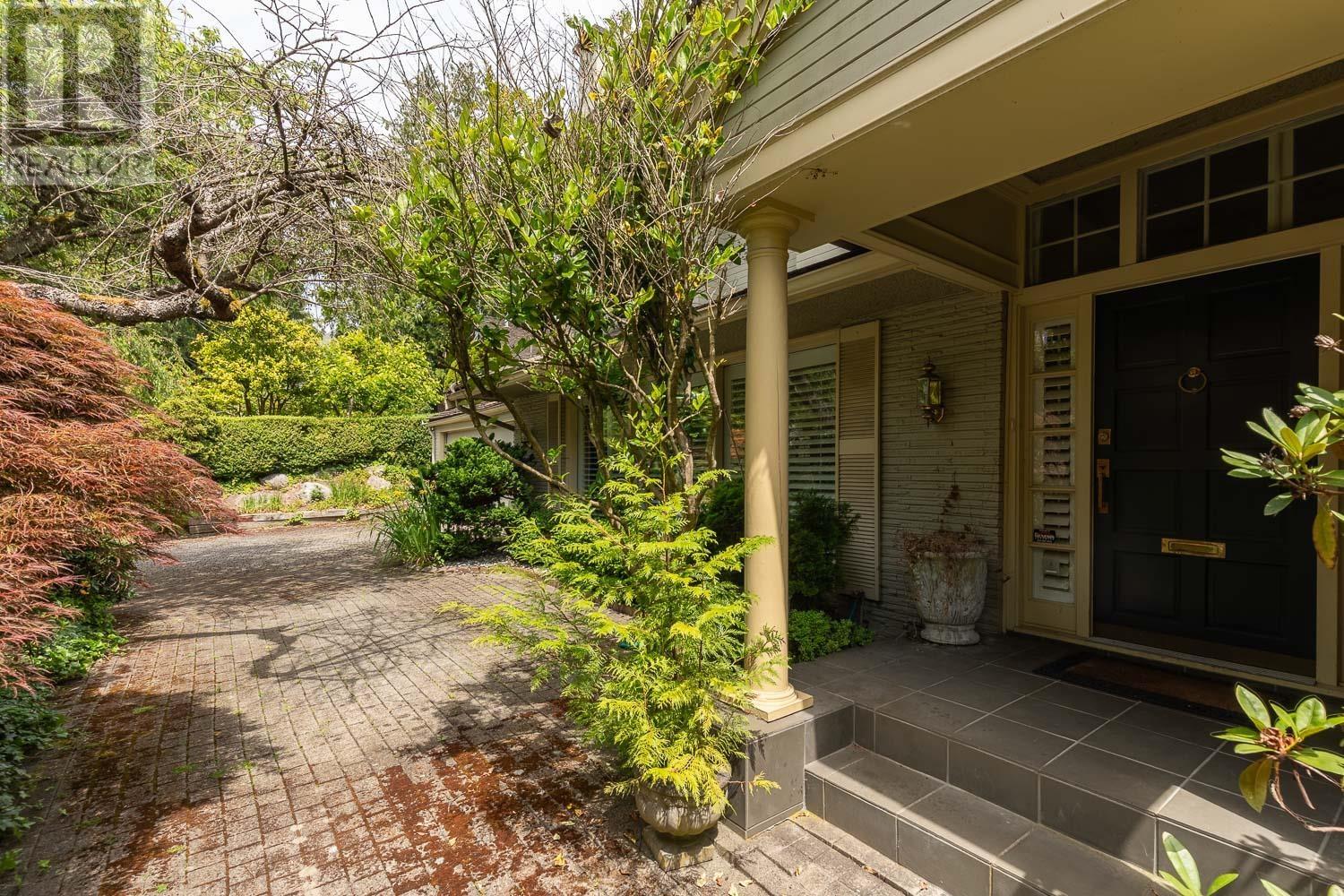 Property at 6456 MACKENZIE PLACE image 3