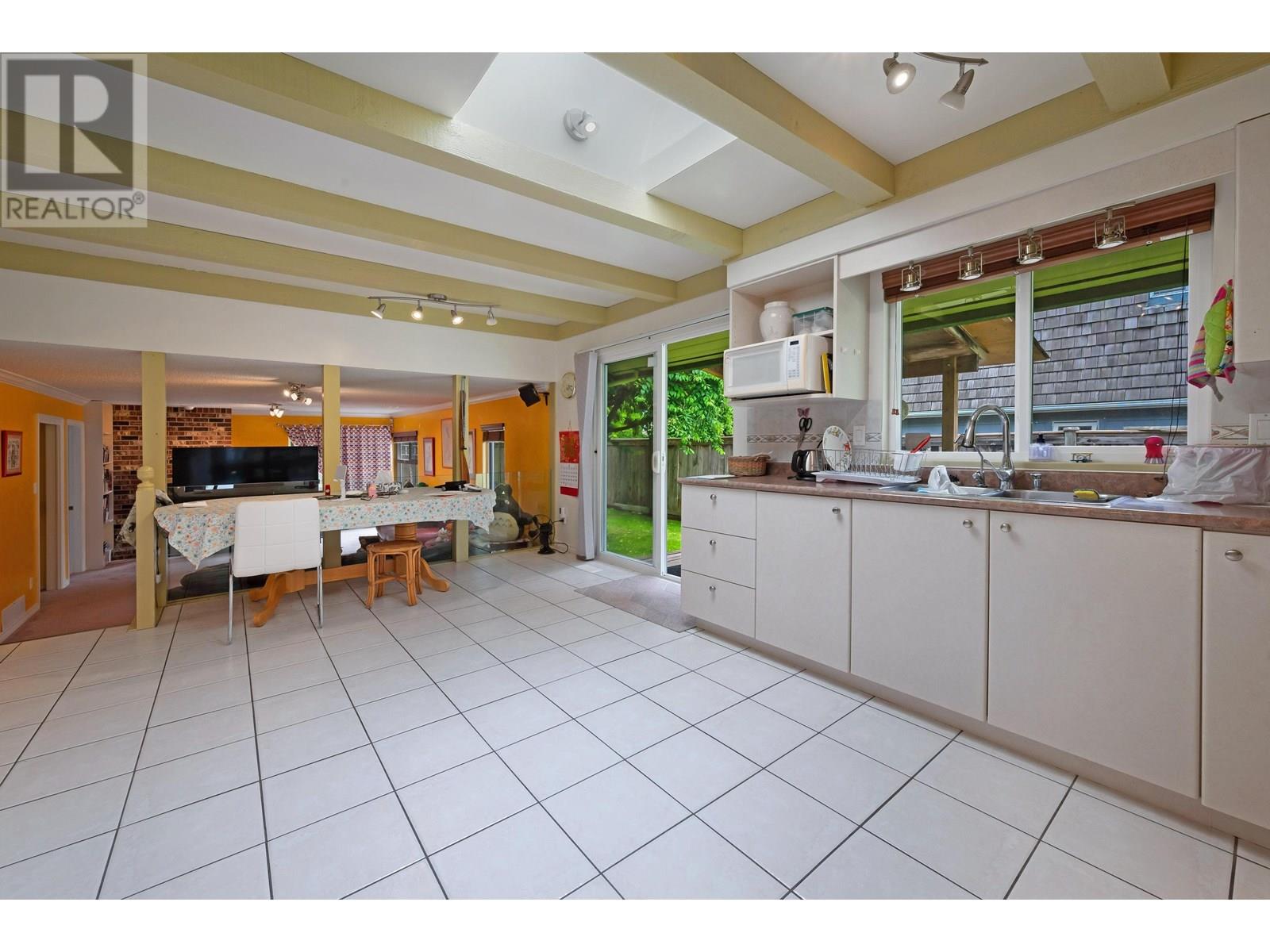 10351 Buttermere Drive, Richmond, British Columbia  V7A 1R9 - Photo 6 - R3017823
