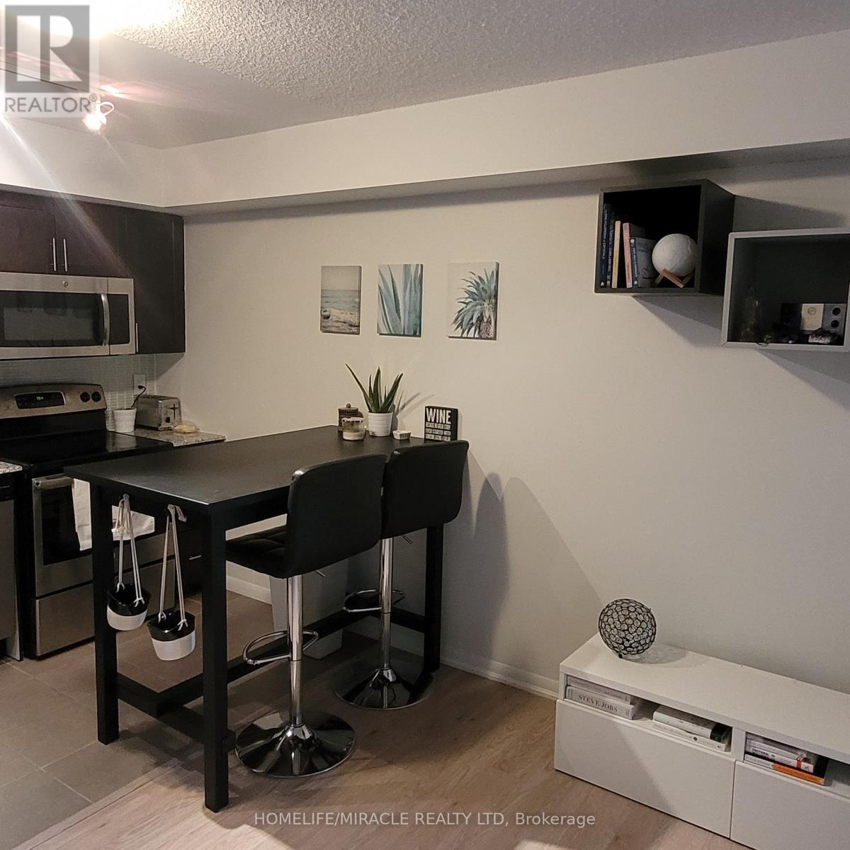 Property at 529 - 830 LAWRENCE AVENUE W image 5