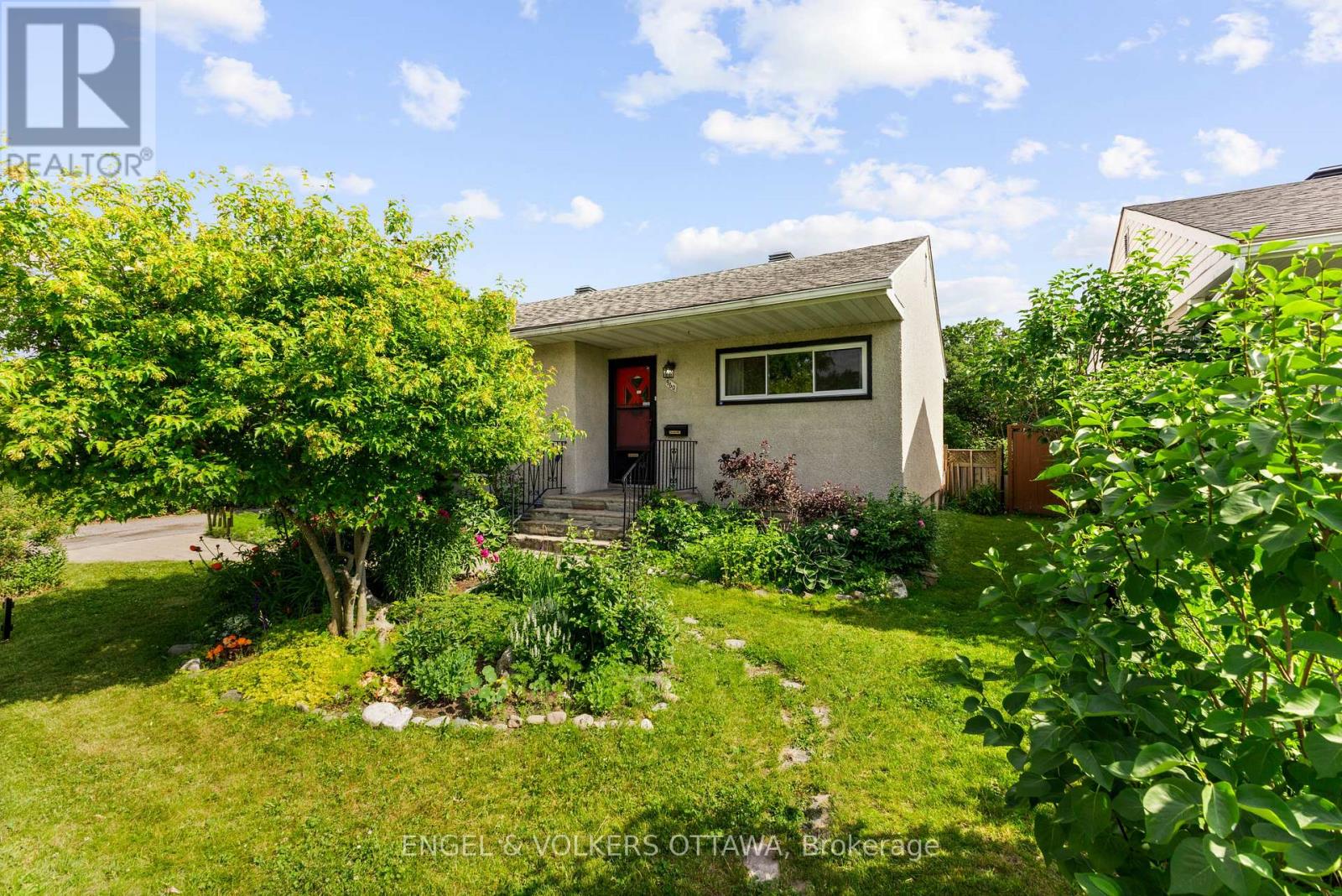 Property at 960 CHAPMAN BOULEVARD image 2