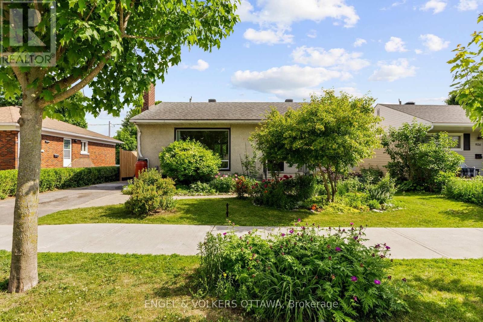Property at 960 CHAPMAN BOULEVARD image 3