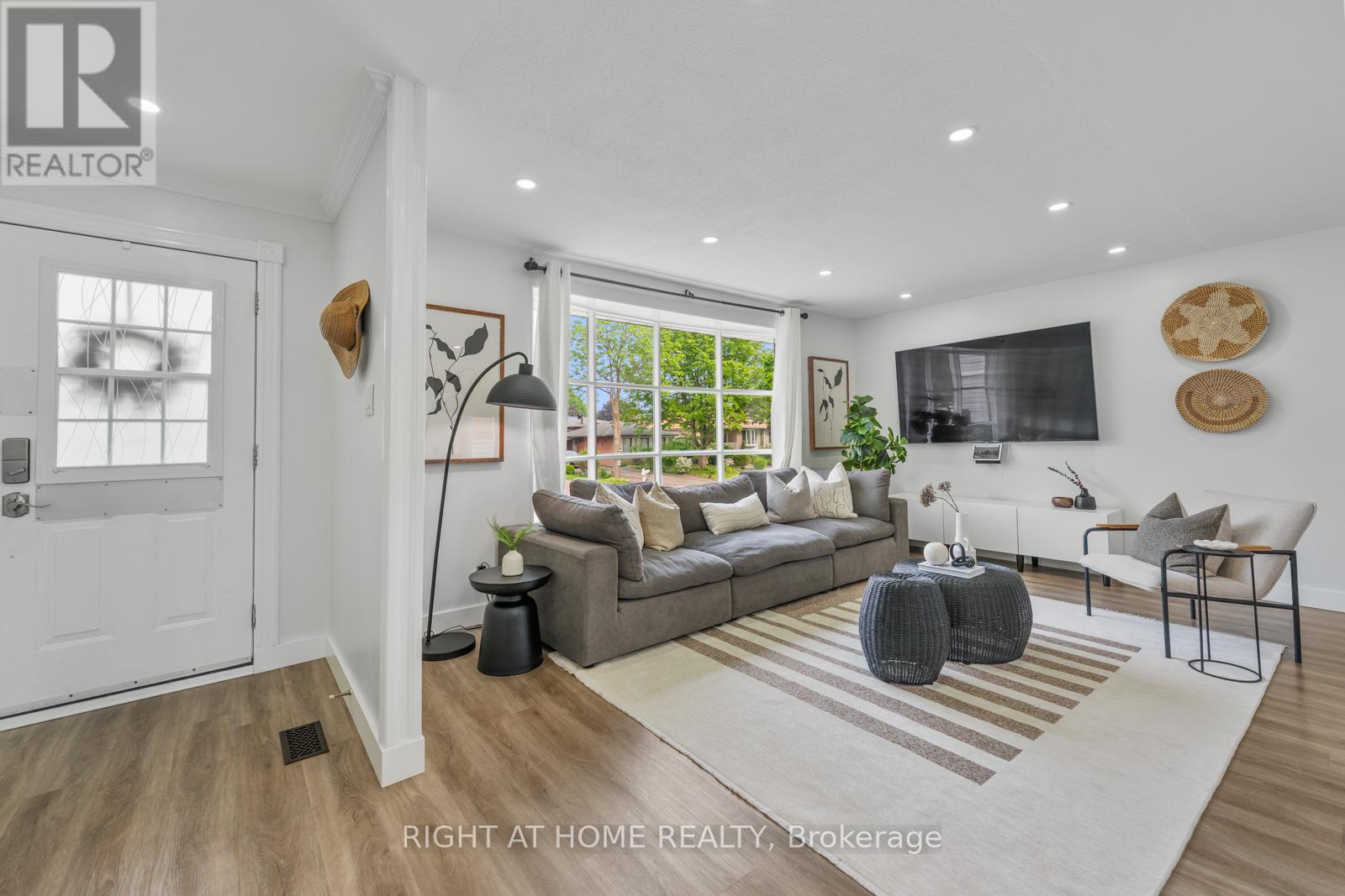 Property at 820 ZATOR AVENUE image 5