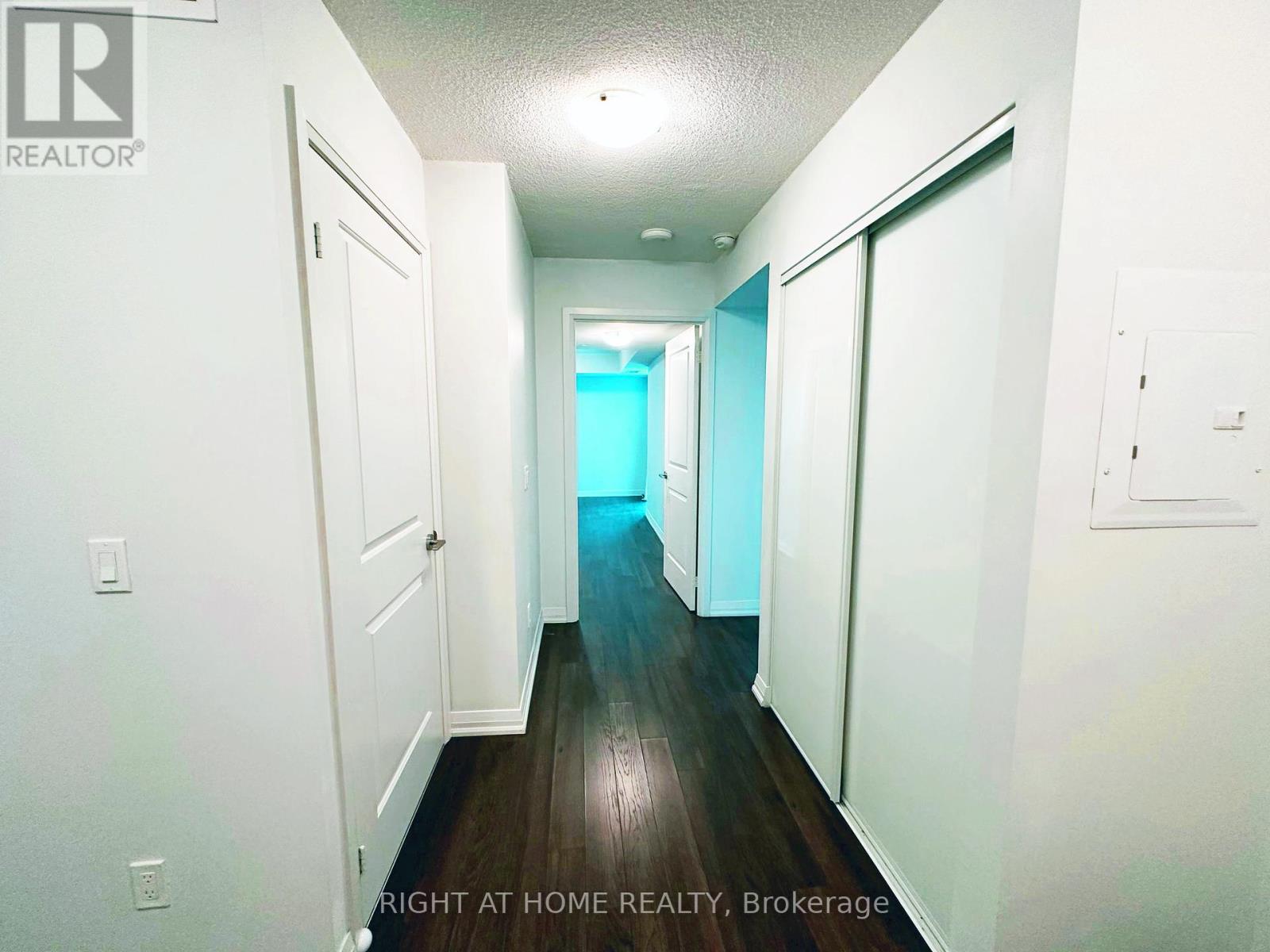 Property at 501 - 30 MEADOWGLEN PLACE image 3