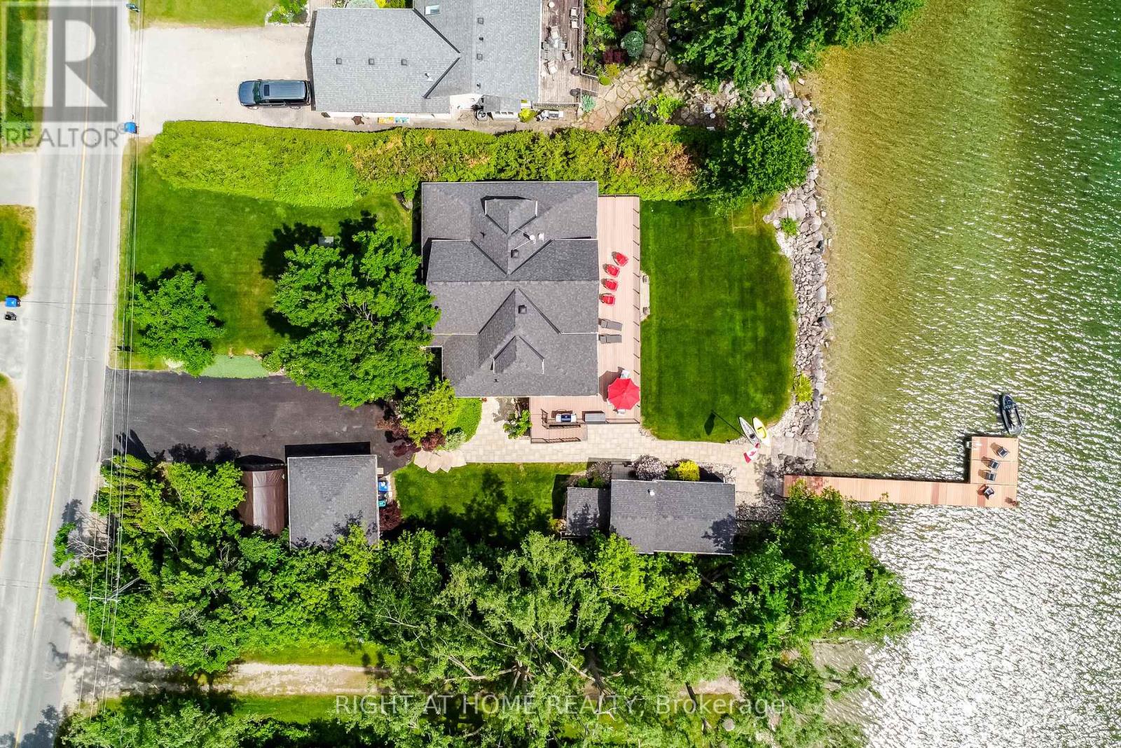 21 Lakeshore Road E, Oro-Medonte, Ontario  L0L 2E0 - Photo 5 - S12234192