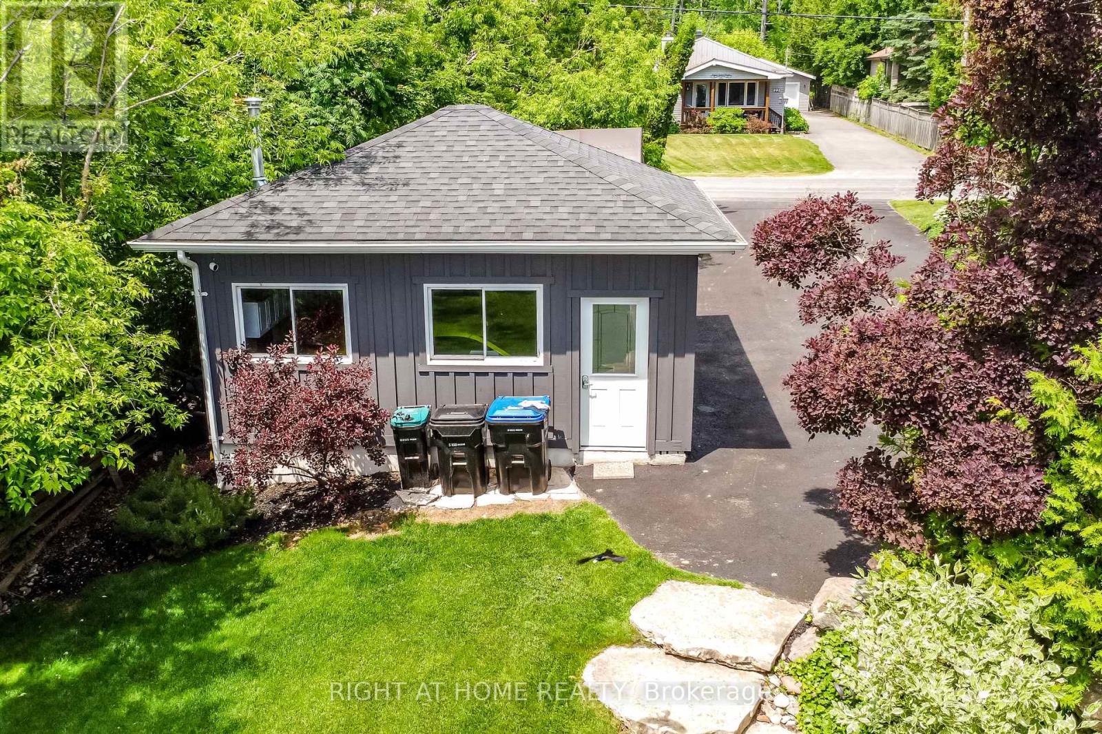 21 Lakeshore Road E, Oro-Medonte, Ontario  L0L 2E0 - Photo 9 - S12234192