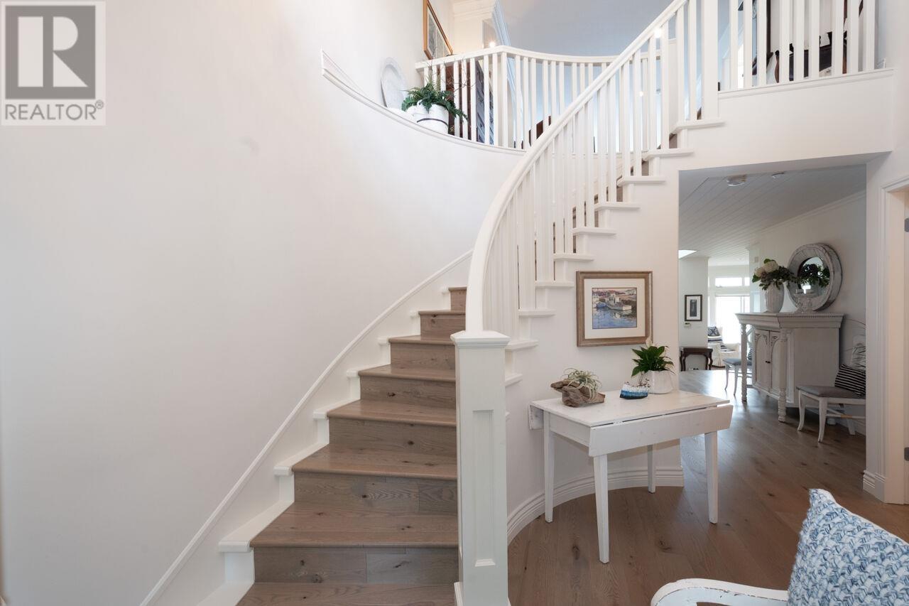 9 Beach Drive, Furry Creek, British Columbia  V8B 1A2 - Photo 3 - R3014974