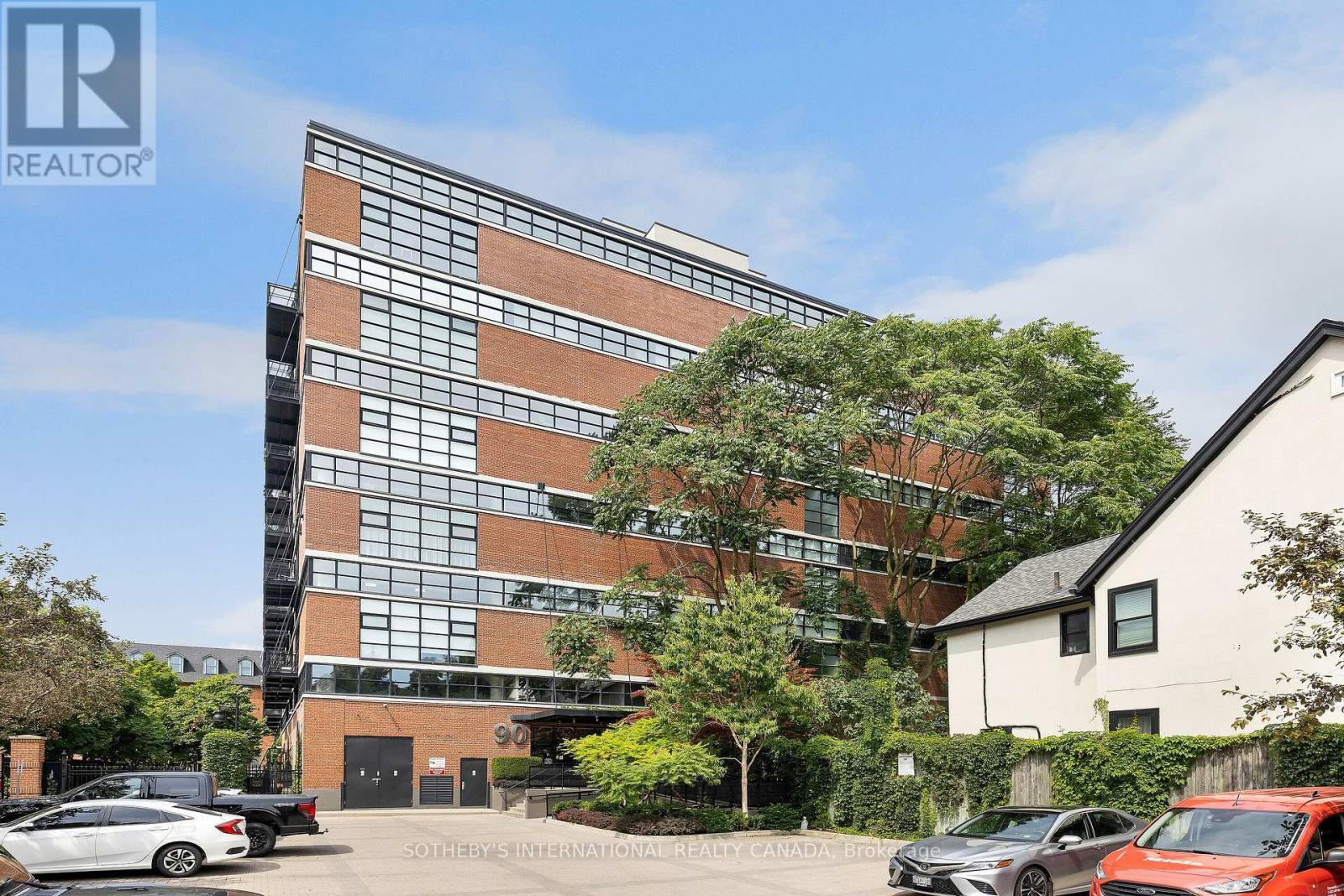 Property at 702 - 90 SUMACH STREET image 2