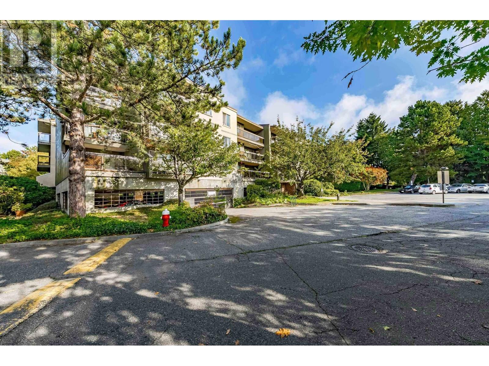 Property at 204 6651 LYNAS LANE image 2