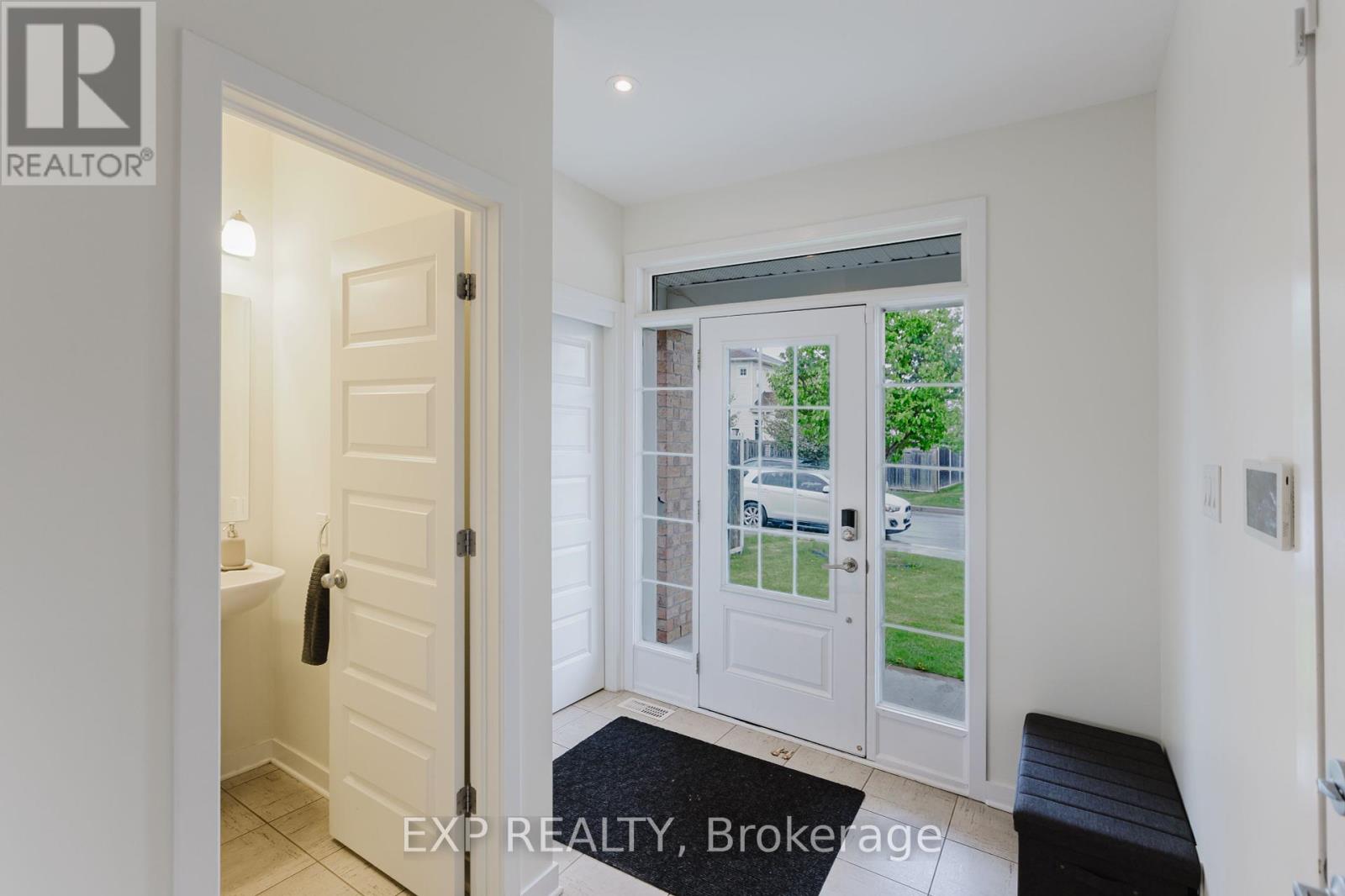 Property at 301 BRETTONWOOD RIDGE image 3