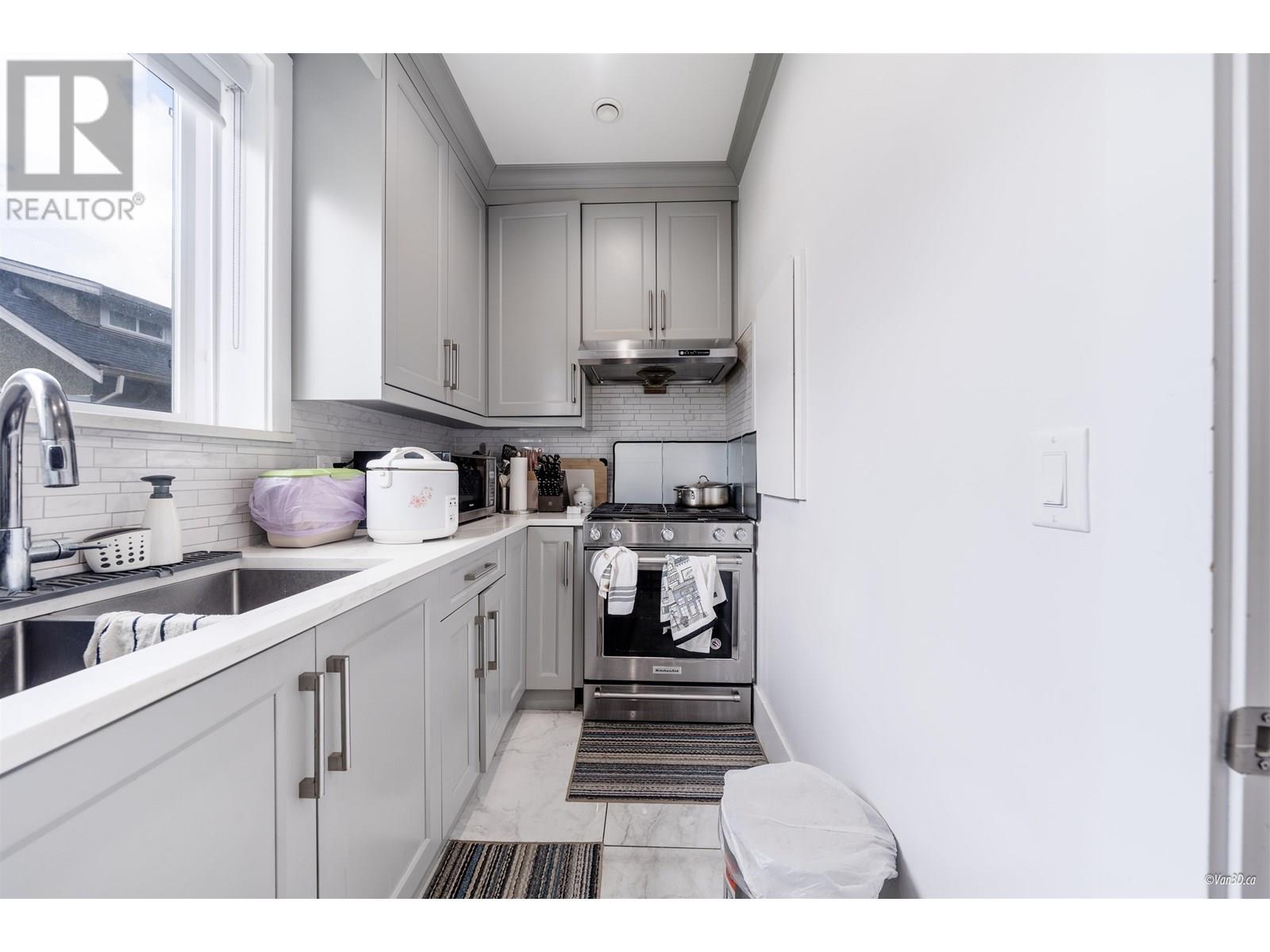 5874 Battison Street, Vancouver, British Columbia  V5R 4M8 - Photo 7 - R3017309