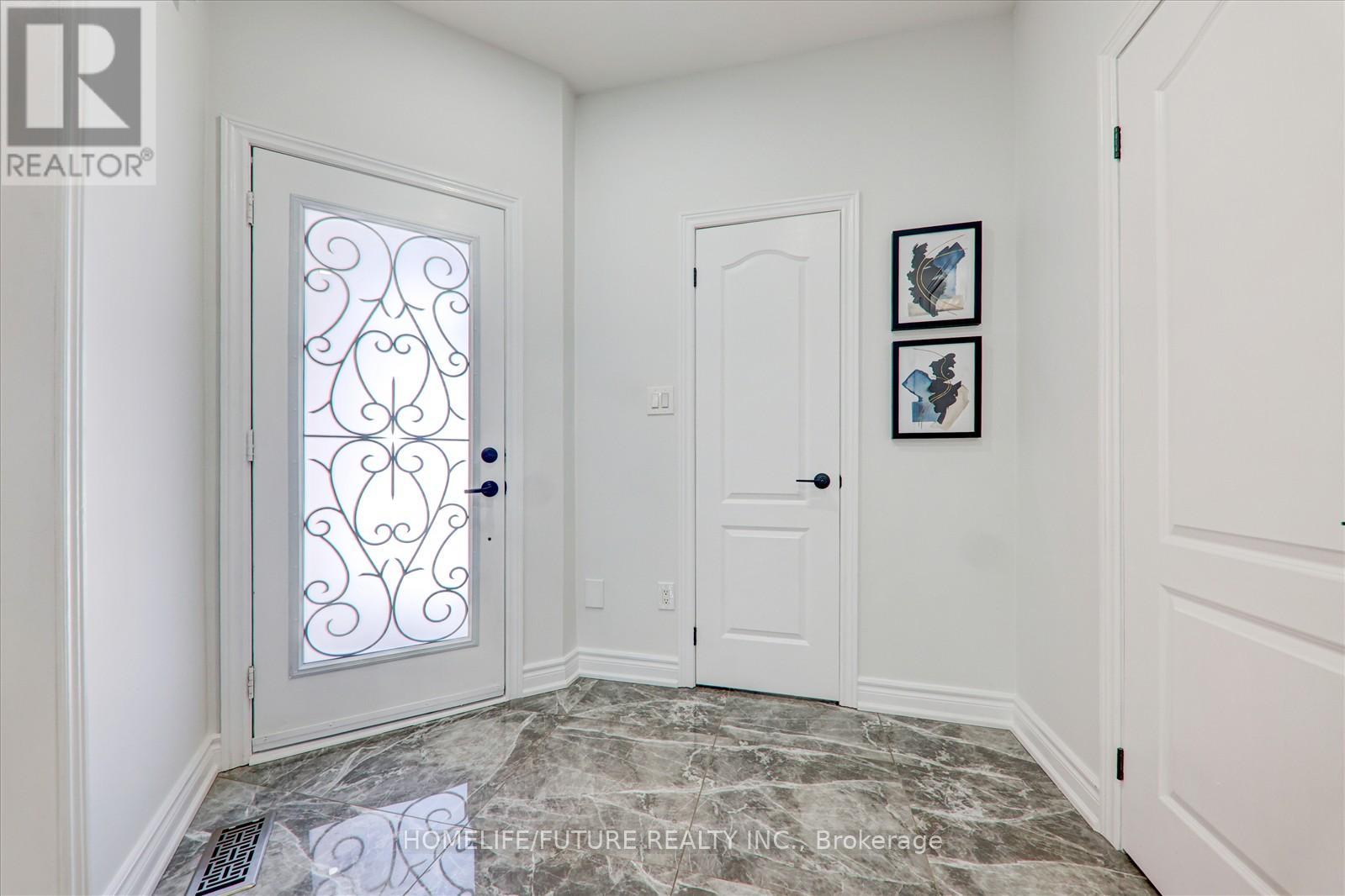 556 Highglen Avenue, Markham (Middlefield), Ontario  L3S 4N3 - Photo 6 - N12234275