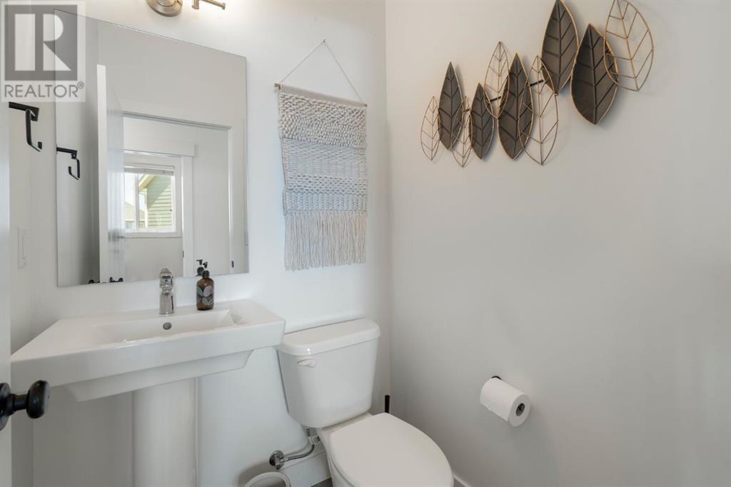 Property at 28 Masters Bay SE image 5