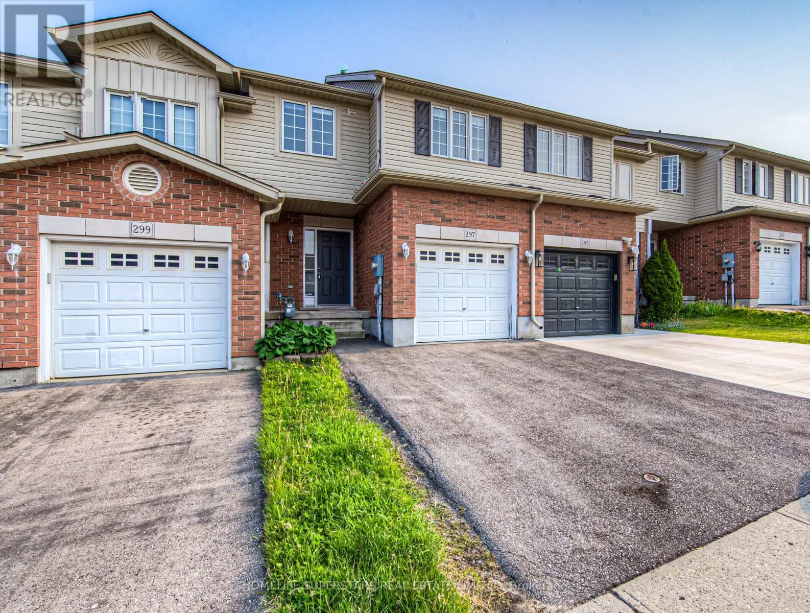 Property at 297 BRIARMEADOW DR image 4