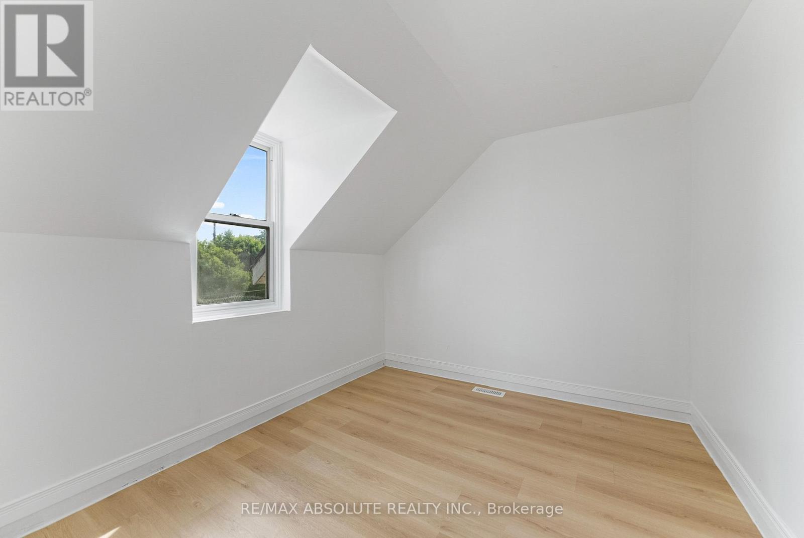 202 Bell Street, Arnprior, Ontario  K7S 2R4 - Photo 18 - X12234285