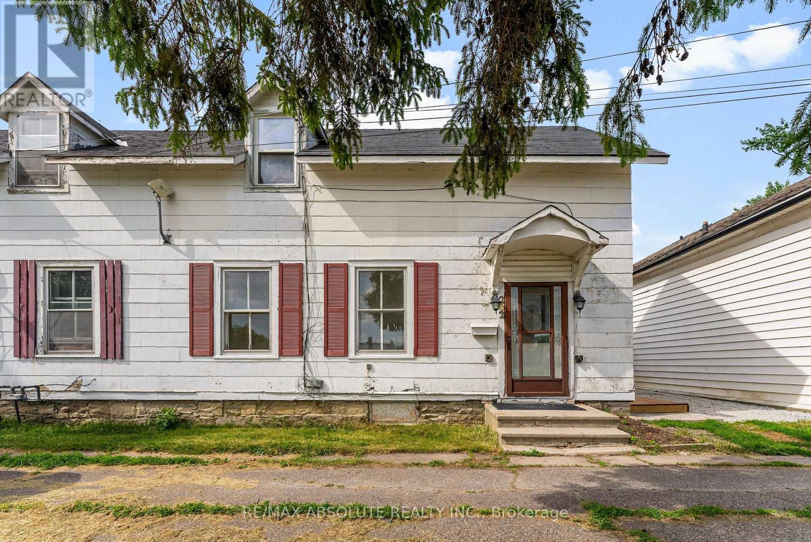 202 Bell Street, Arnprior, Ontario  K7S 2R4 - Photo 2 - X12234285
