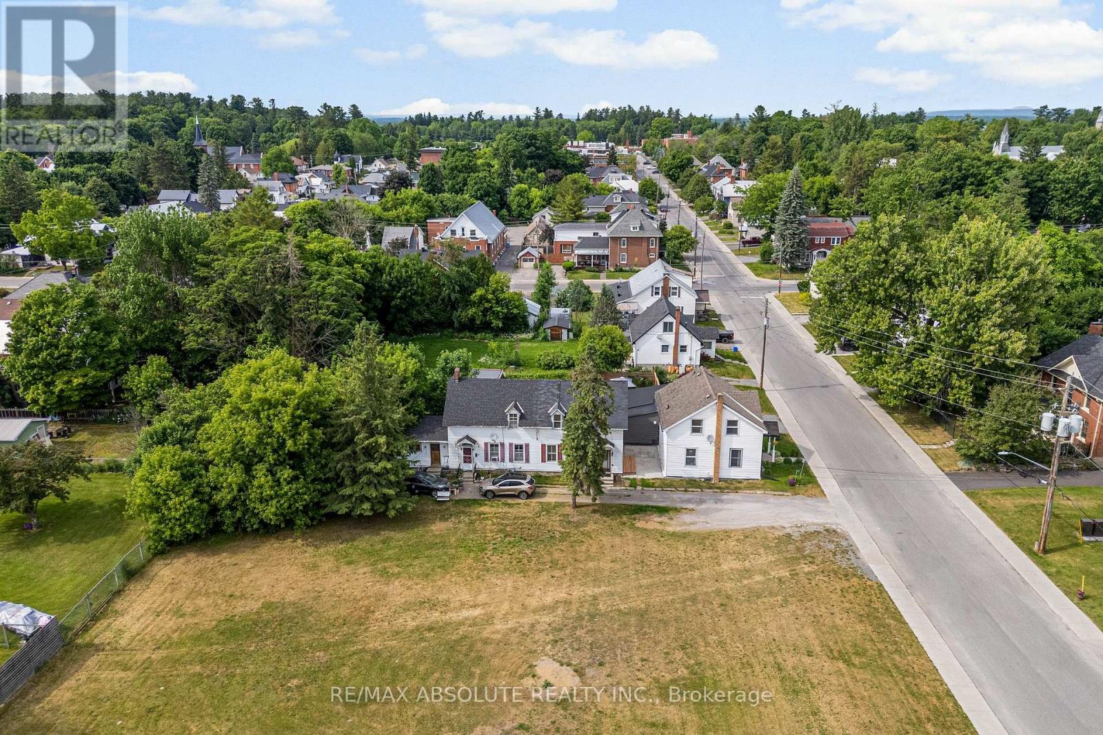 202 Bell Street, Arnprior, Ontario  K7S 2R4 - Photo 24 - X12234285
