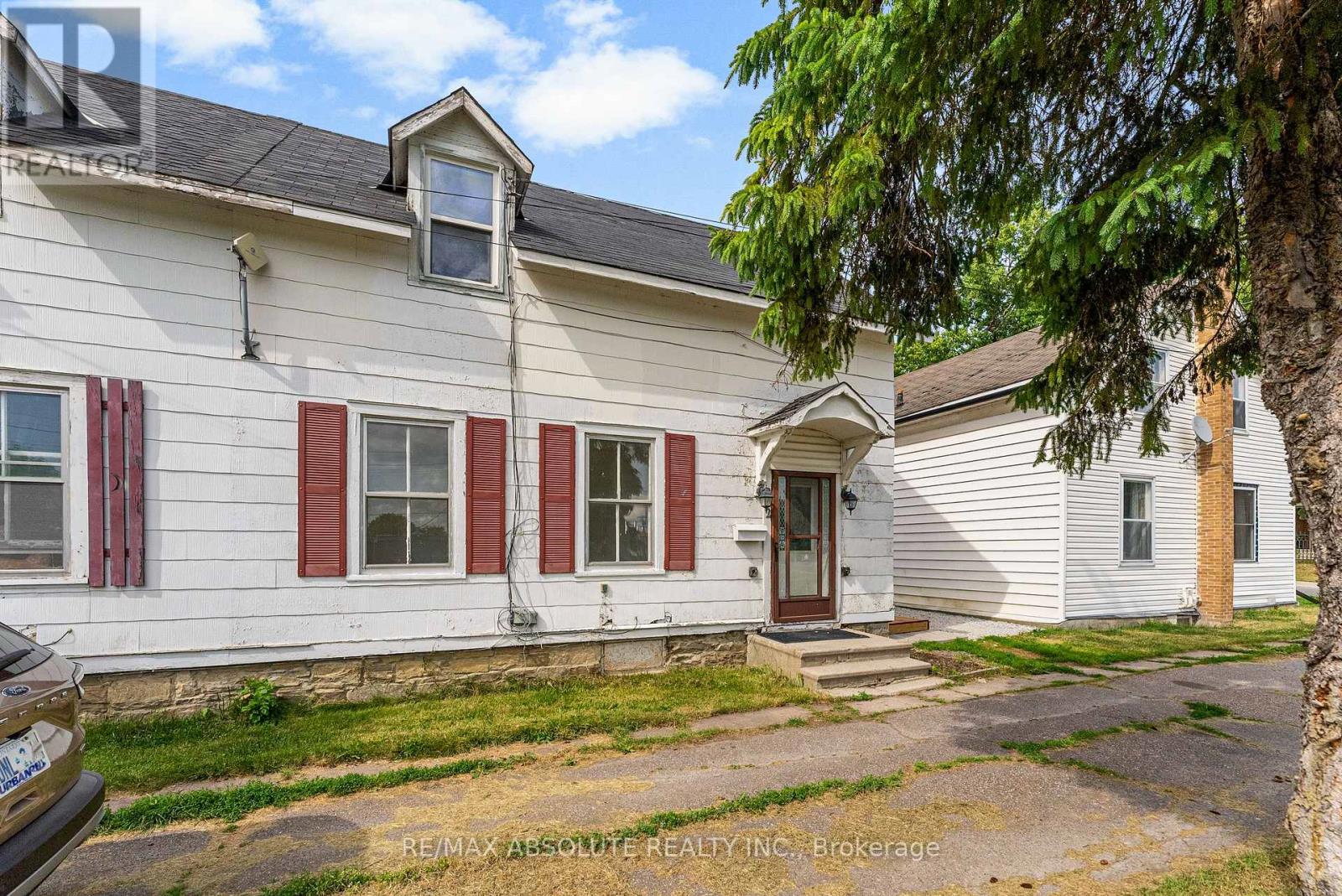 202 Bell Street, Arnprior, Ontario  K7S 2R4 - Photo 3 - X12234285