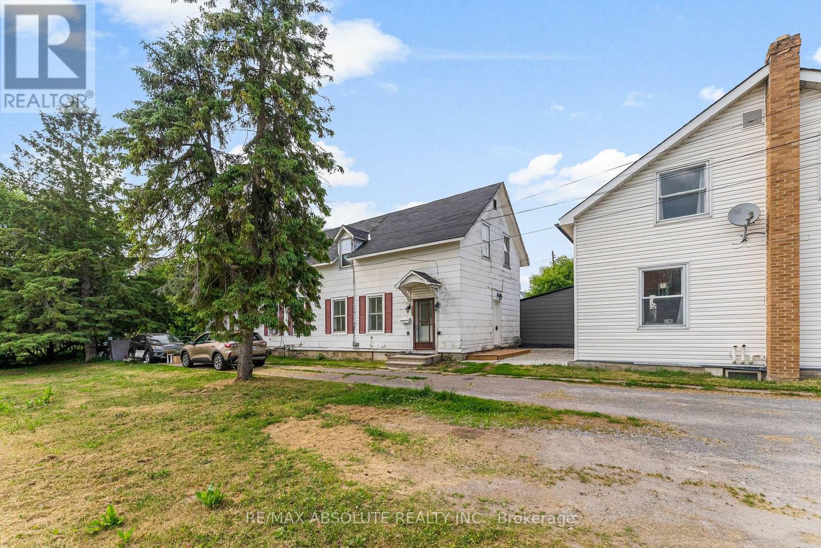 202 Bell Street, Arnprior, Ontario  K7S 2R4 - Photo 4 - X12234285