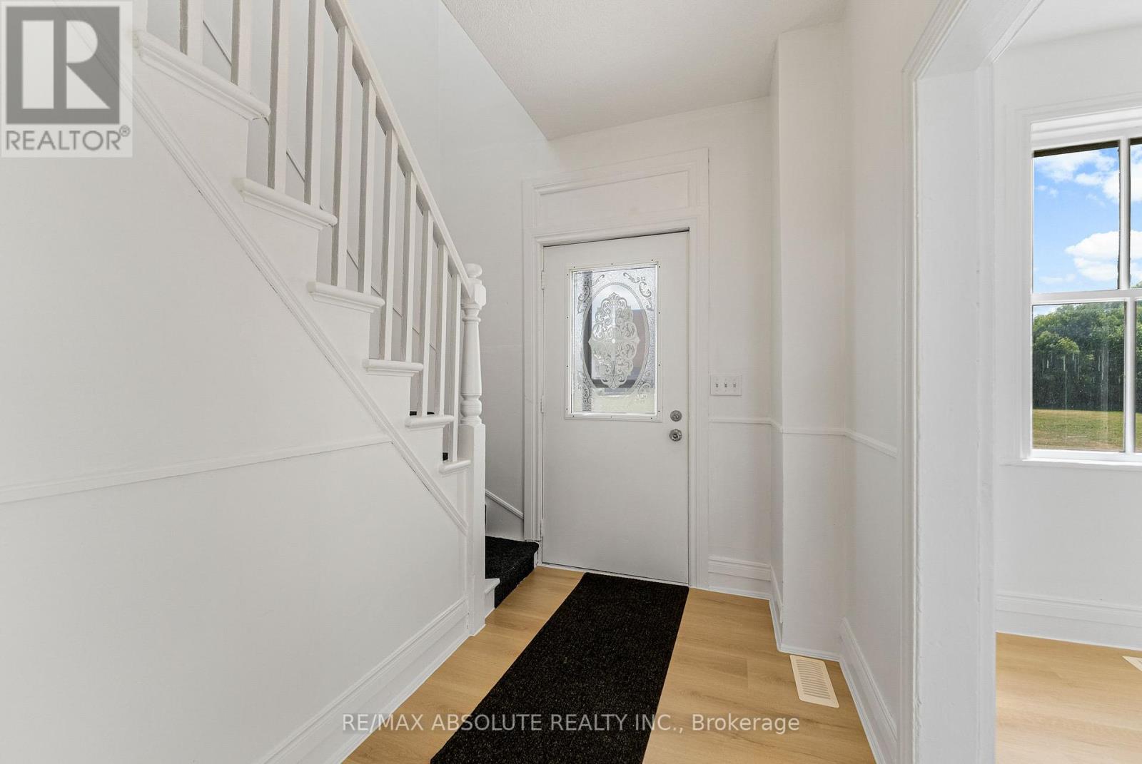 202 Bell Street, Arnprior, Ontario  K7S 2R4 - Photo 5 - X12234285