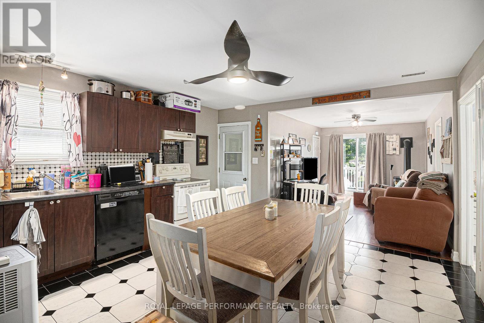 656 St Felix Street, Cornwall, Ontario  K6H 5B6 - Photo 10 - X12234295