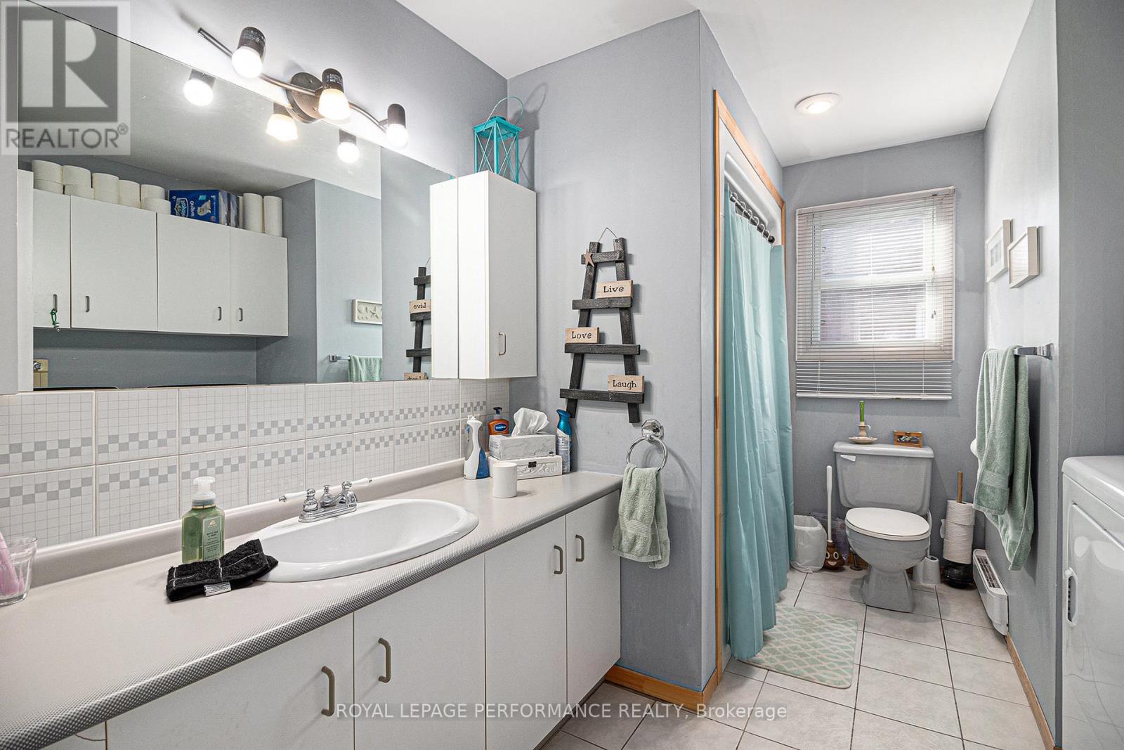 656 St Felix Street, Cornwall, Ontario  K6H 5B6 - Photo 11 - X12234295