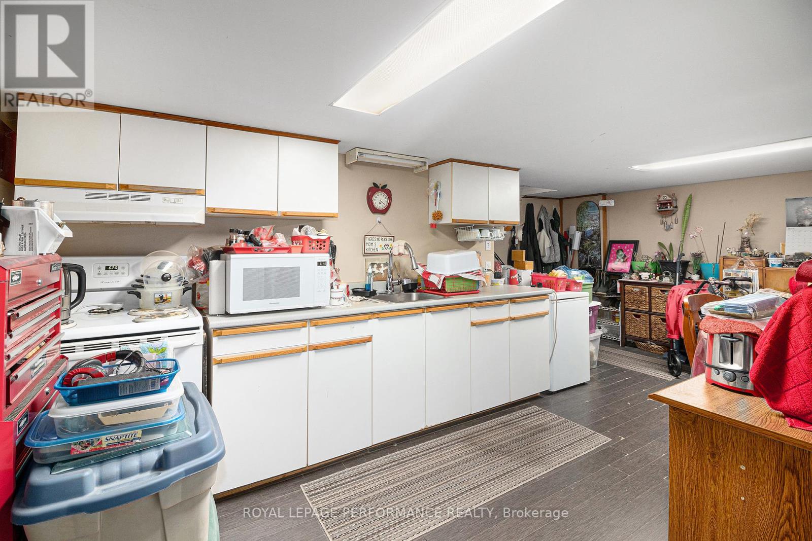 656 St Felix Street, Cornwall, Ontario  K6H 5B6 - Photo 16 - X12234295