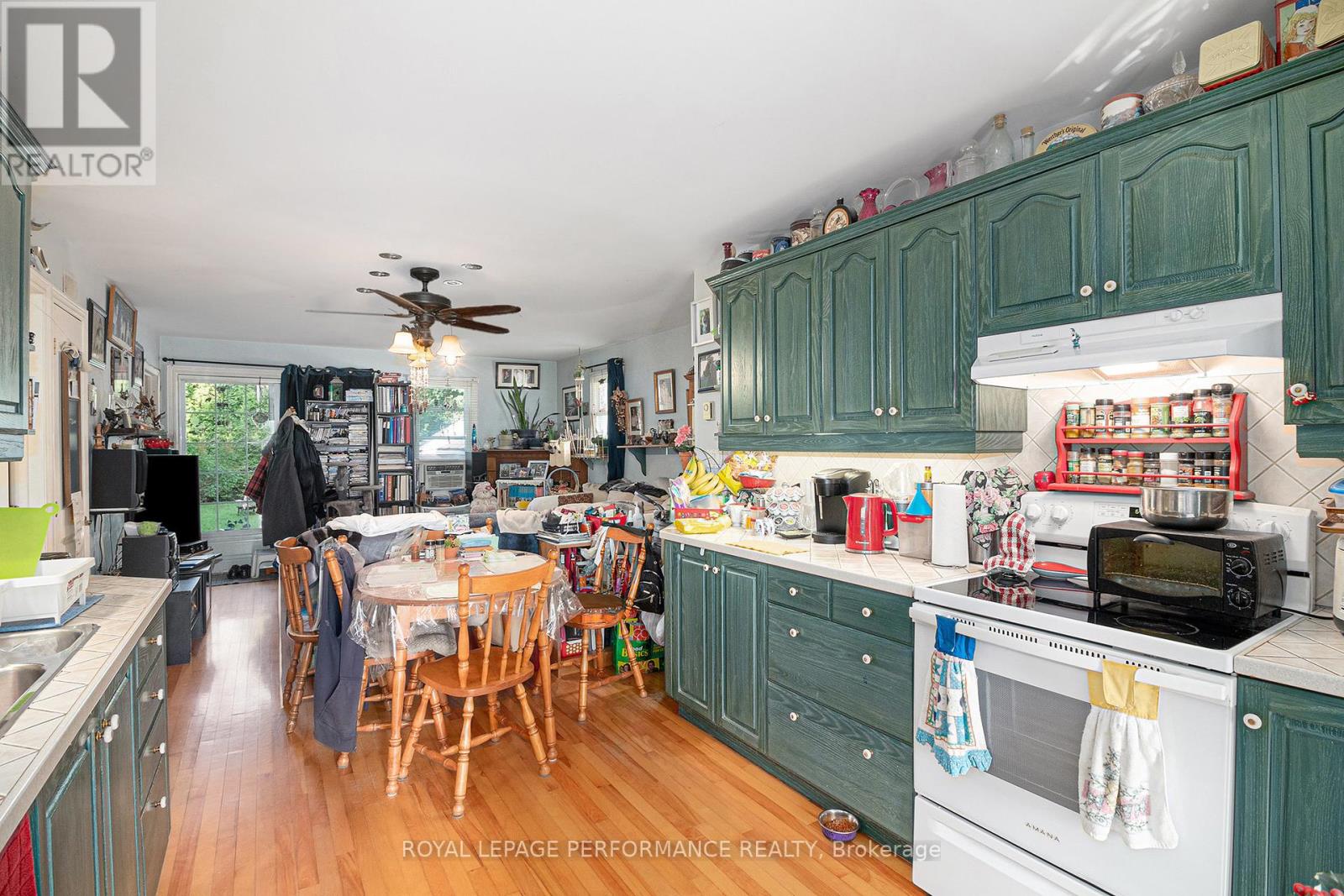 Property at 656 ST FELIX STREET image 3