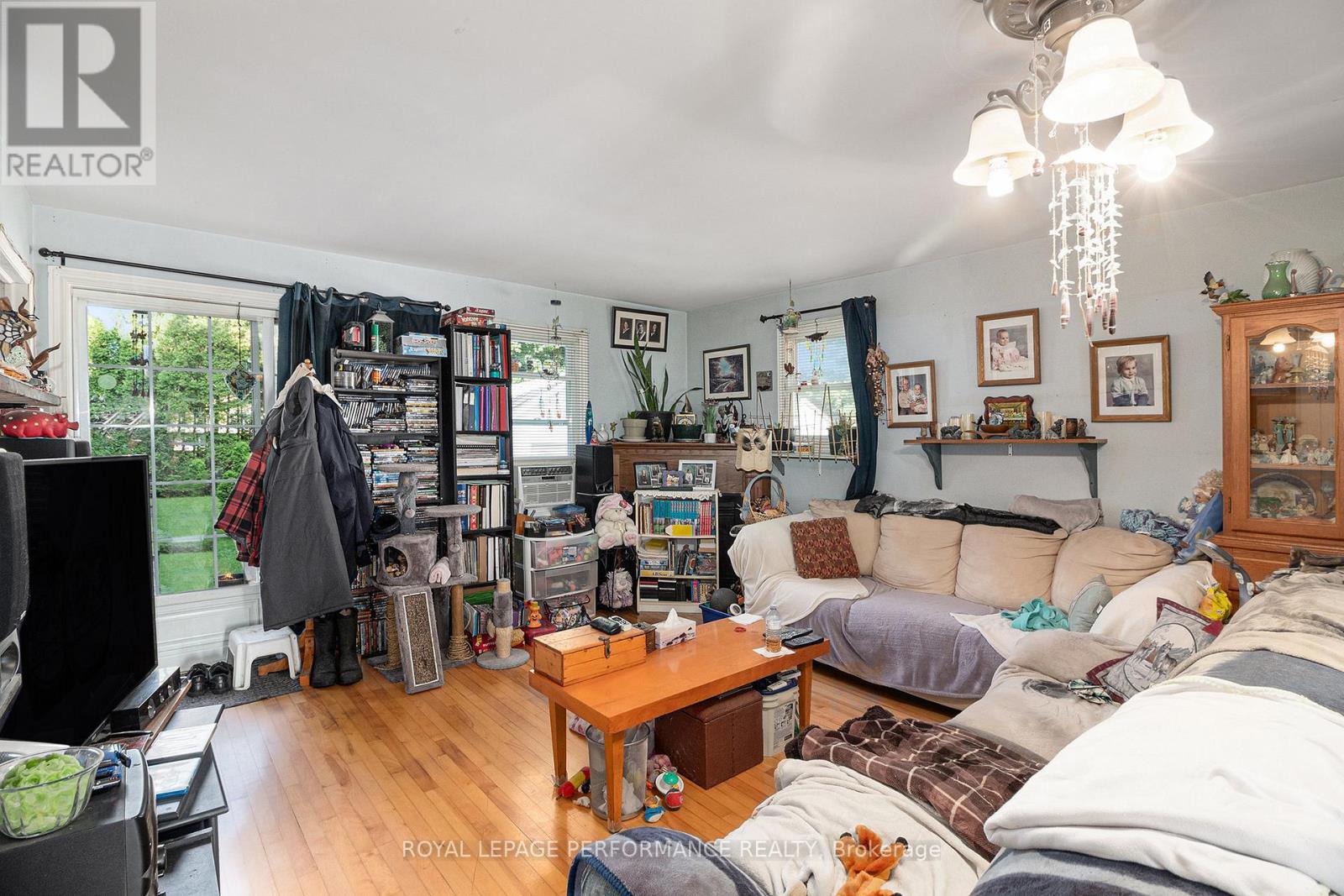 Property at 656 ST FELIX STREET image 5