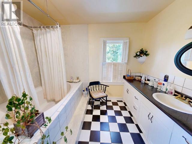 12123 Scotch Fir Point Rd, Powell River, British Columbia  V8A 0M4 - Photo 31 - 19080